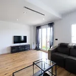 Three-Story Chalet In Canet With Patios & Bbq