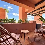 Hola! Apartments At Coto Real