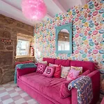 La Suite Anos 50 La Casa Barbie Banera Chimenea