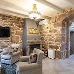 Casa De Carmen Banera Chimenea De Lena Y Terraza