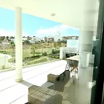 Elegant 2Br Apartment Prime Area