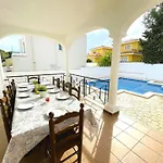 Ferienhaus Mit Privatpool Fuer 10 Personen Ca 371 Qm In Miami Platja, Costa Dorada