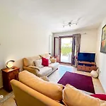 Con Jardin Y Acceso A La Piscina.