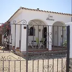 Geraeumiges, Strandnahes Ferienhaus Mit Garten