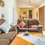 Gorgeous Home In Cajiz With Wifi