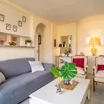Cozy Apartment In Benalmadena With Kitchenette
