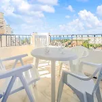 Lovely Apartment In Calahonda With Wifi