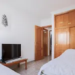 Cozy Home In Los Alcazares With Kitchen