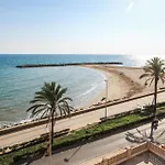 Cozy Apartment In Cunit With House Sea View