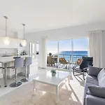 Cozy 2 Bedroom With Magic Sea View