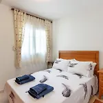 3 Bedroom Lovely Home In Cartagena