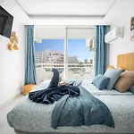 Stylish Studio With Ocean View And Pool, Ponderosa