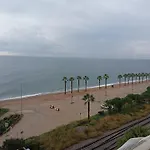 Apartment In Front Of The Beach