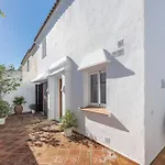 Spacious House With 3 Bedrooms And Private Pool