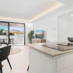 Vivi Homes - Jade Beautiful Apartment With Spa, Pool And Cinema 200 Meters From The Beach