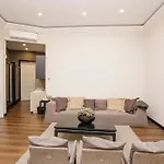 Beautiful Trendy Spacious Apartment Very Central Location