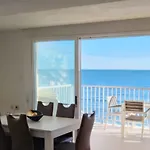 Tavernes House