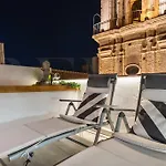 Penthouse With Private Rooftop - Center By Rems