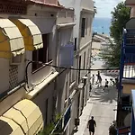 Sunny Flat In Sitges 30 Seconds To Beach, Balcony & Sea Views!