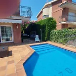 Casa Con Piscina En Costa Barcelona