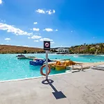 Vivi Homes - Casa Sereno Pool, Terrace & Garden
