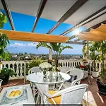 C127 Luxurious Designer Apartment Walk To Puerto Banus