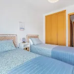 Beautiful Apartment In La Rapita With Kitchen