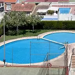 Bright 2 Bed Apartment With Pool