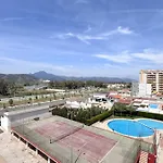 Bright 2 Bed Apartment With Pool