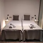 Aparteasy - Monument, Large, Cosy Apartment
