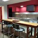 Aparteasy - Monument, Large, Cosy Apartment