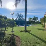 En La Playa Piscinas Jardines Puerto Banus Wifi