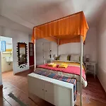 Casa Naranja