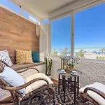 Charming Coastal Apartment In Playa Honda