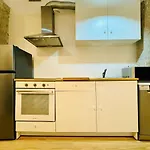 Ori B Nice & Spacious Flat Close To The Center