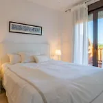 Beautiful Home In Estepona With Wifi