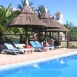 Castle Tower Apartment In Rural Holiday Park 'Picasso'