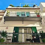 Abbott Apartment - 1 Min From The Beach - 100M2 - Sleeps 8