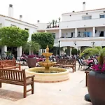 Spacious Ground-Floor Studio Apartment With Large Patio In Bellaluz