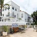 Spacious Ground-Floor Studio Apartment With Large Patio In Bellaluz