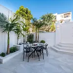 All About Villa Estrella De Oro