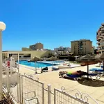 Exquisite Central 2 Bedroom Apt, Pool, Views