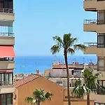 Exquisite Central 2 Bedroom Apt, Pool, Views
