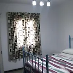 Casa Llena De Vida Con Patio Y Terraza