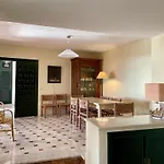 Villa Con Maravillosas Vistas Y Jardines