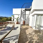 Mi Capricho Beachfront Penthouse With Terrace And Sea View