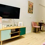 Cozy & Stylish Flat Close To Center