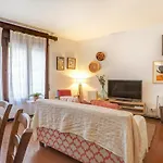 Red Velvet Apartment By Hello Homes Sitges