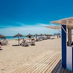 El Cabanal 400 Meters From The Beach