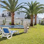 Villa La Contenta Jardin Y Piscina En Conil Centro